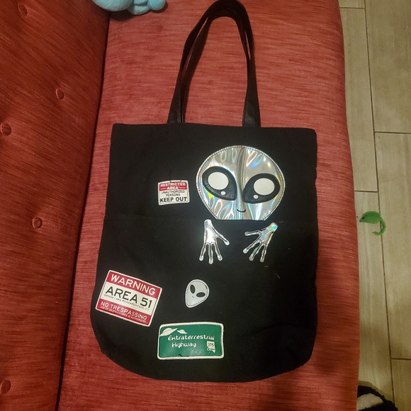 Alien Area 51 Sleepyville Critters Bag - Picture 2 of 10